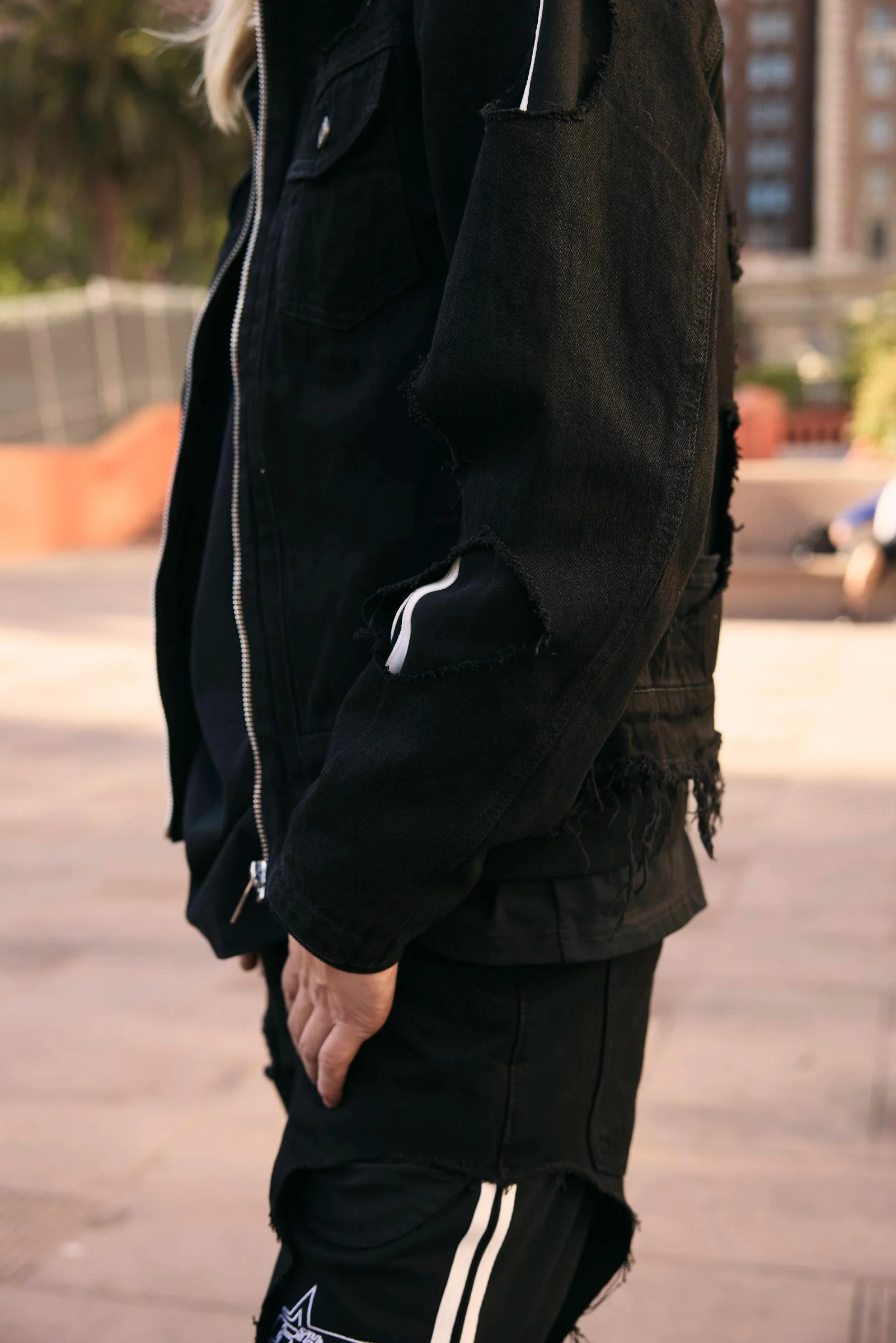 6Th Nbrhd Stripes Men's Jacket Black - Image 9