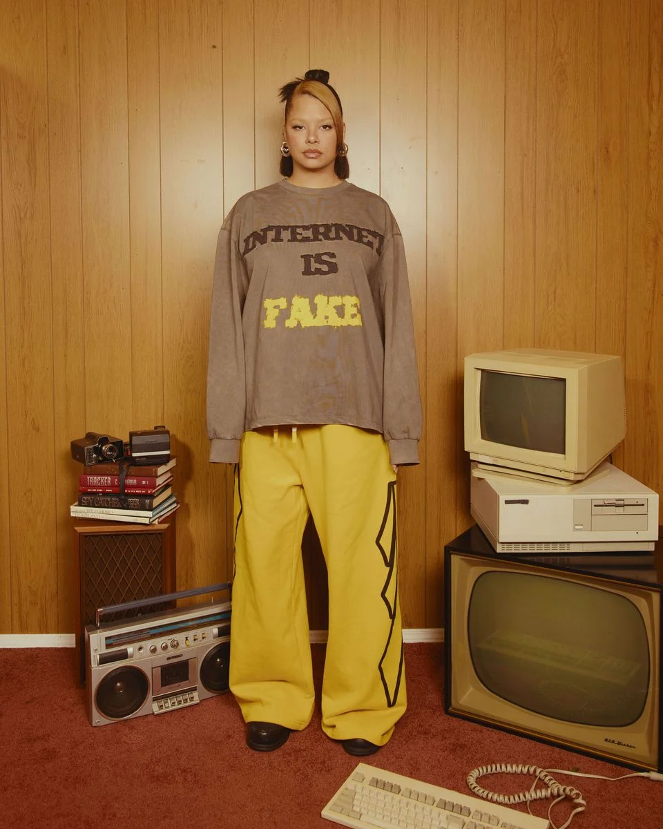 Authentics Aim Sweatpants - Logo Yellow - Image 4