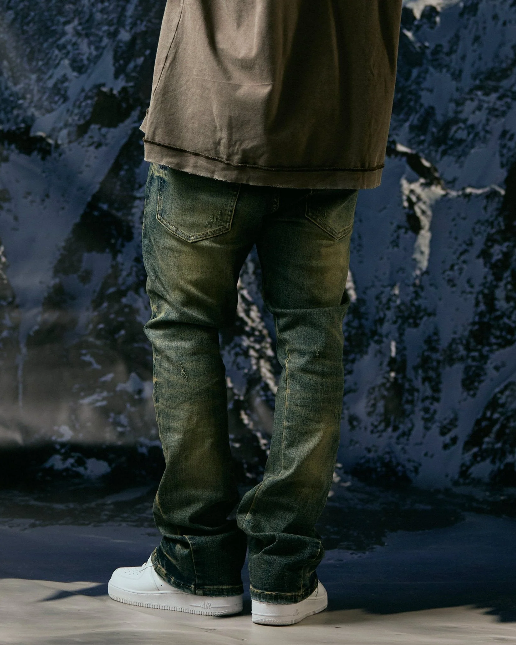 Silnt Chptrs Avenue Jeans - Distressed Wash - Image 3
