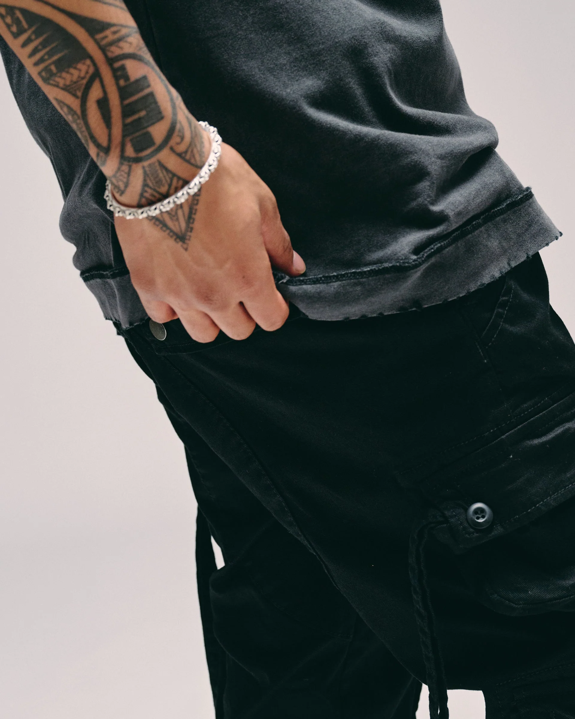 Silnt Chptrs Pocket Cargo Pants - Skinny Fit Black - Image 3