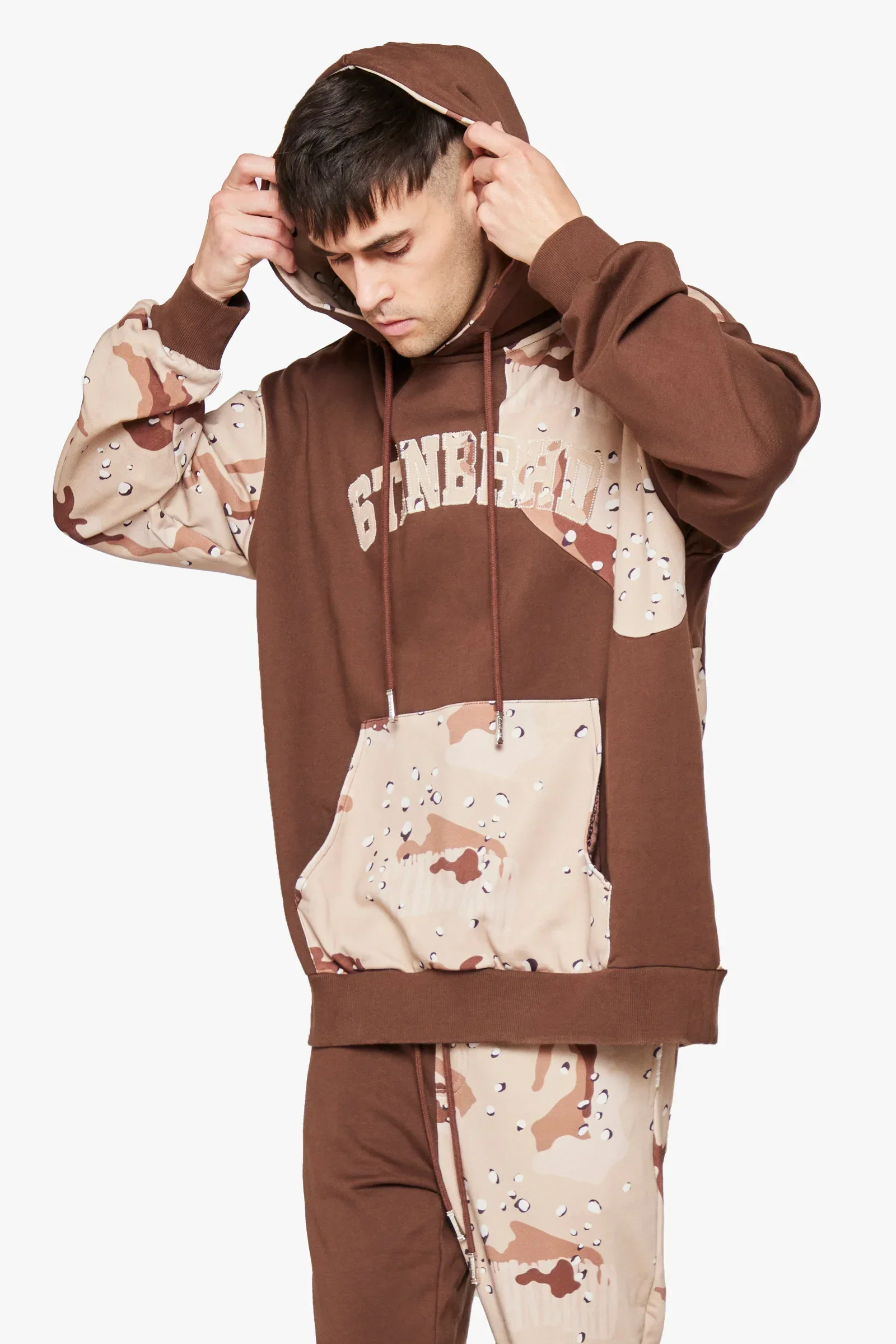 6Th Nbrhd Fort Men's Hoodie Desert Camo - Image 4