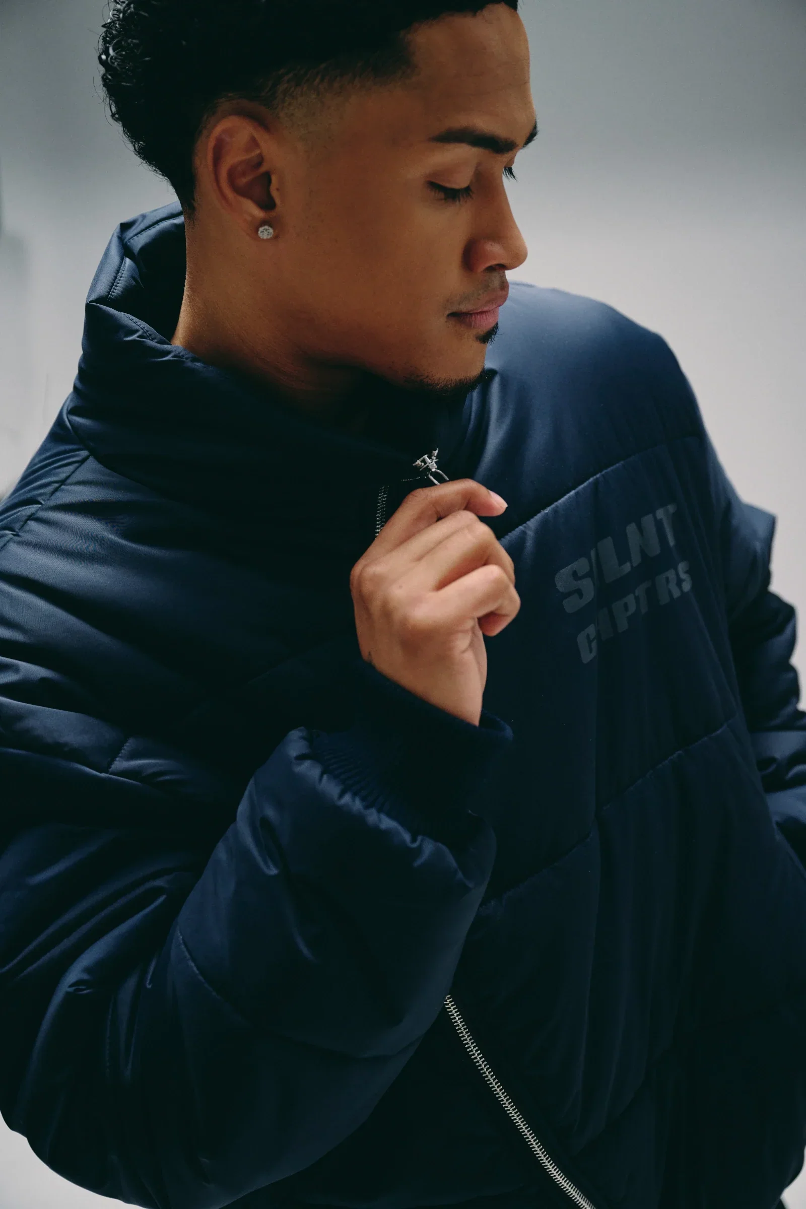Silnt Chptrs Irregular Puffer Jacket - Off-Center Zip Navy - Image 5