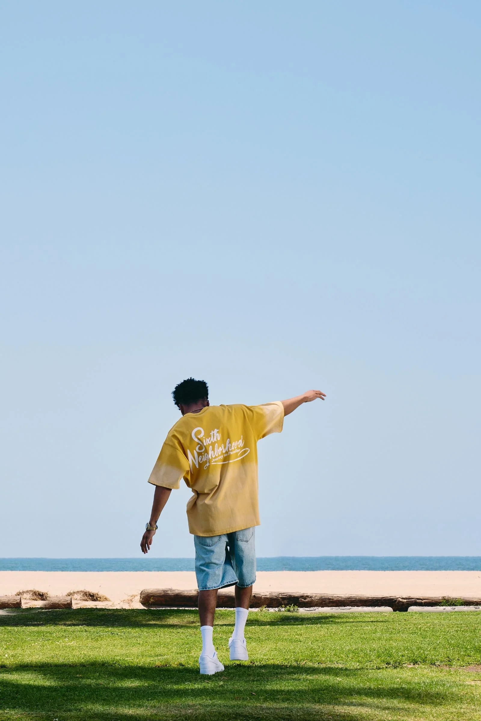 6Th Nbrhd Paradise Men's T-Shirt Yellow - Image 6