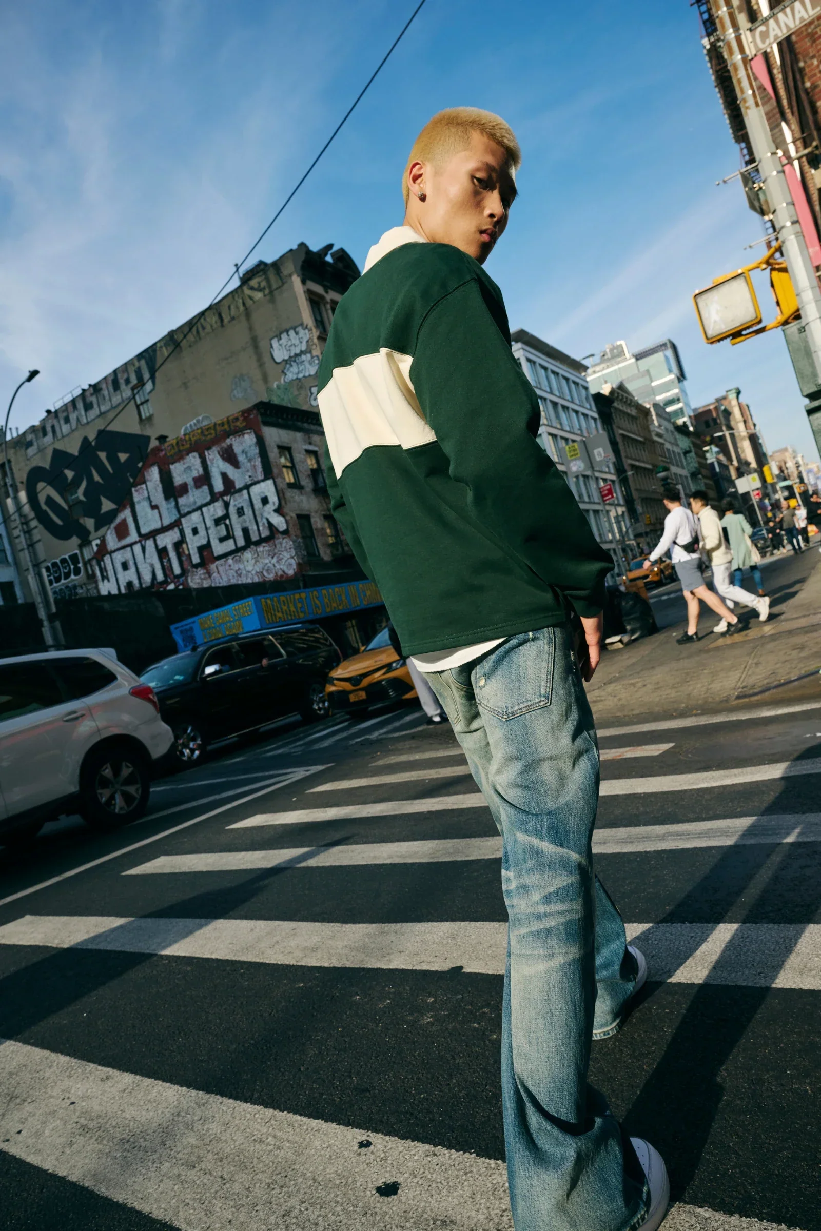 6Th Nbrhd Preppy Men's Sweatshirt Green - Image 4