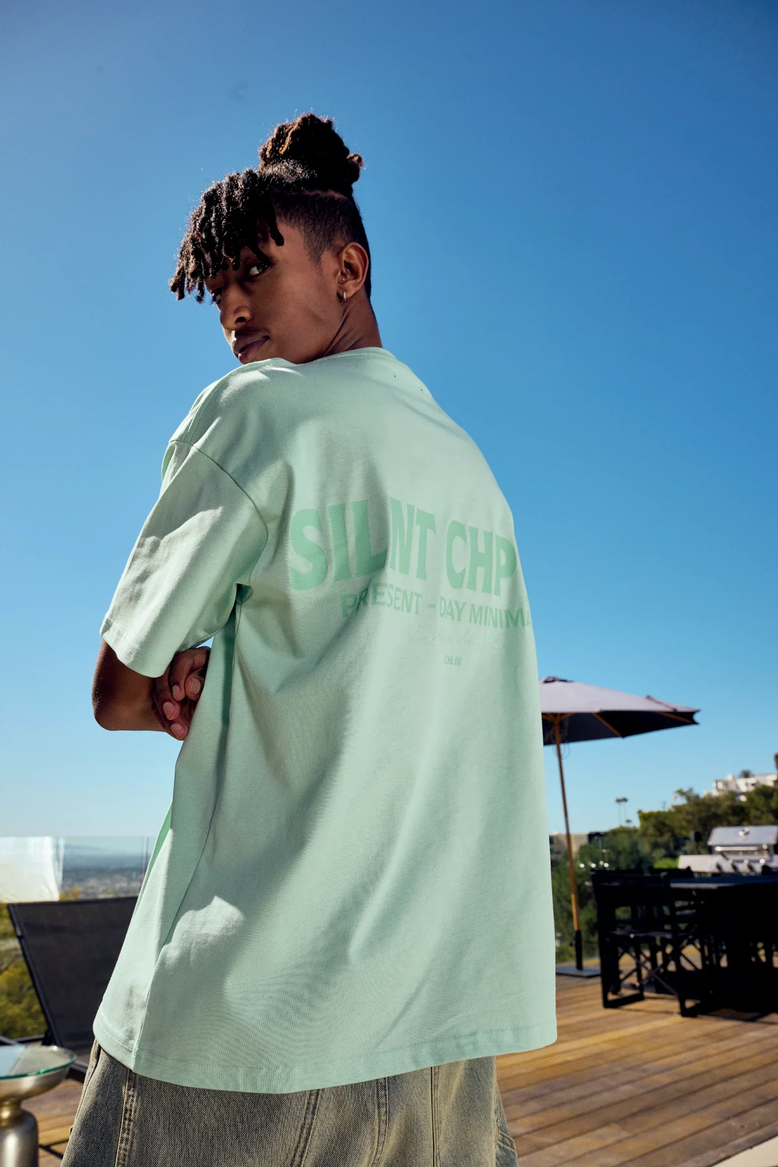 Silnt Chptrs Logo T-Shirt - Oversized Green - Image 7