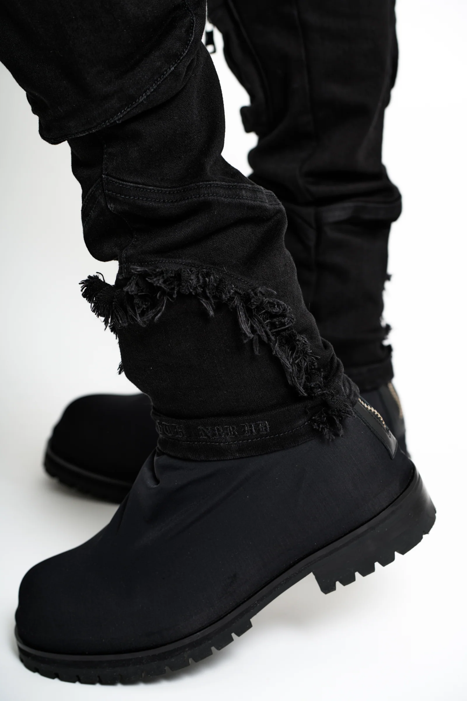 6Th Nbrhd Raven Men's Jeans Black - Image 5