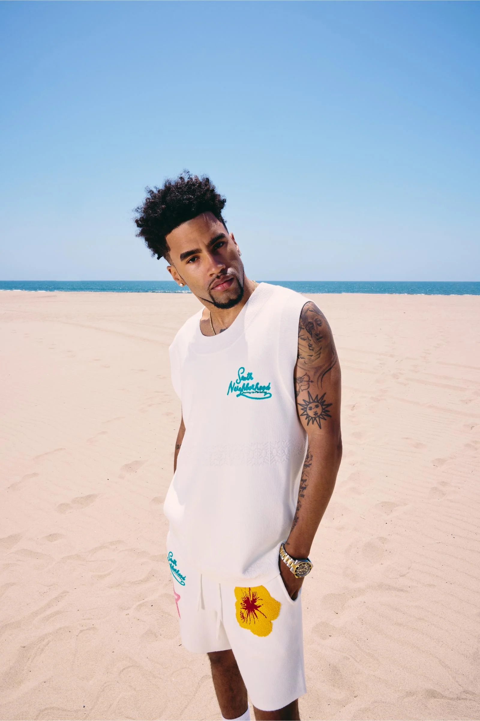 6Th Nbrhd Reef Men's Vest Cream - Image 14