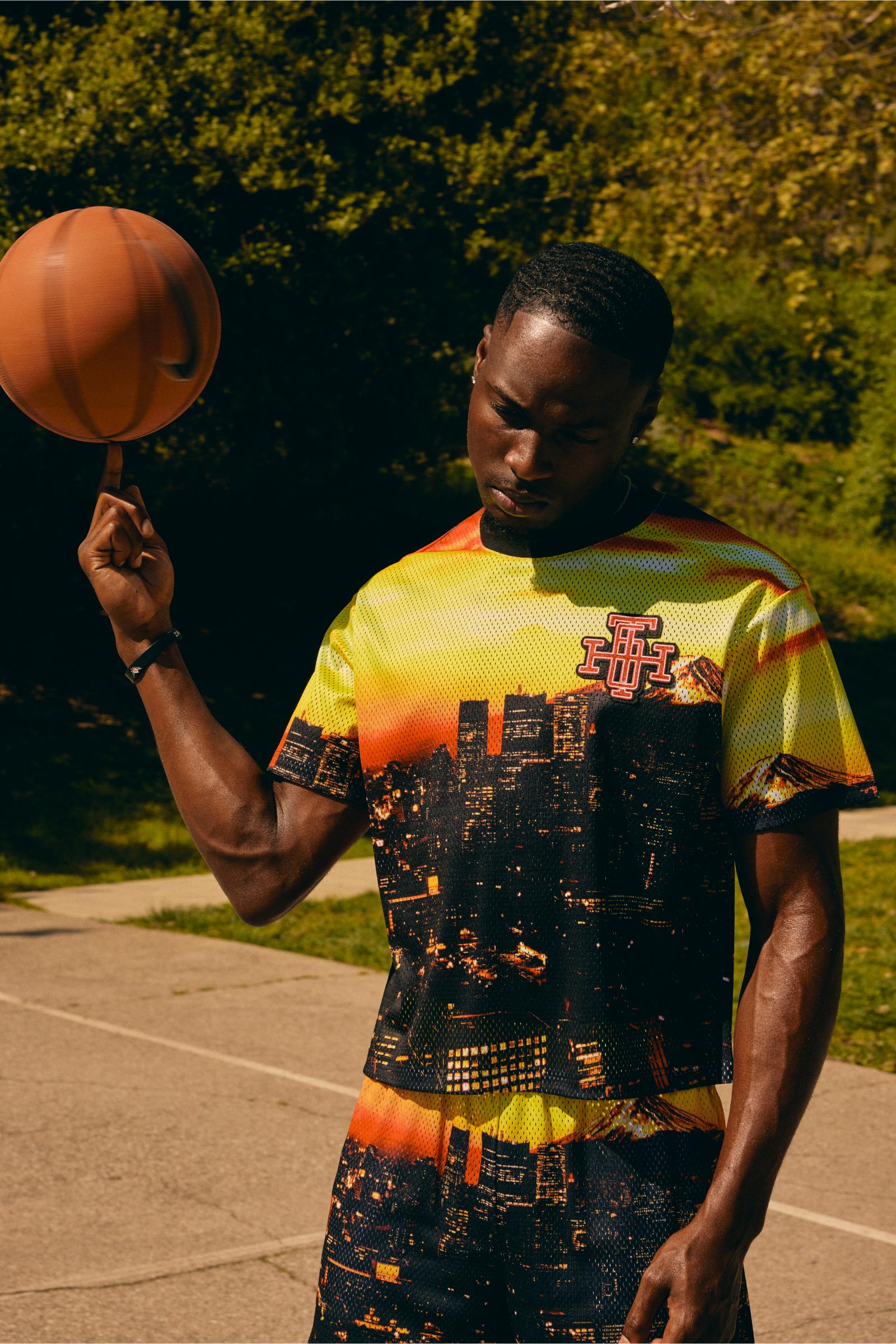 6Th Nbrhd Scrimmage Men's T-Shirt Org Multi - Image 3
