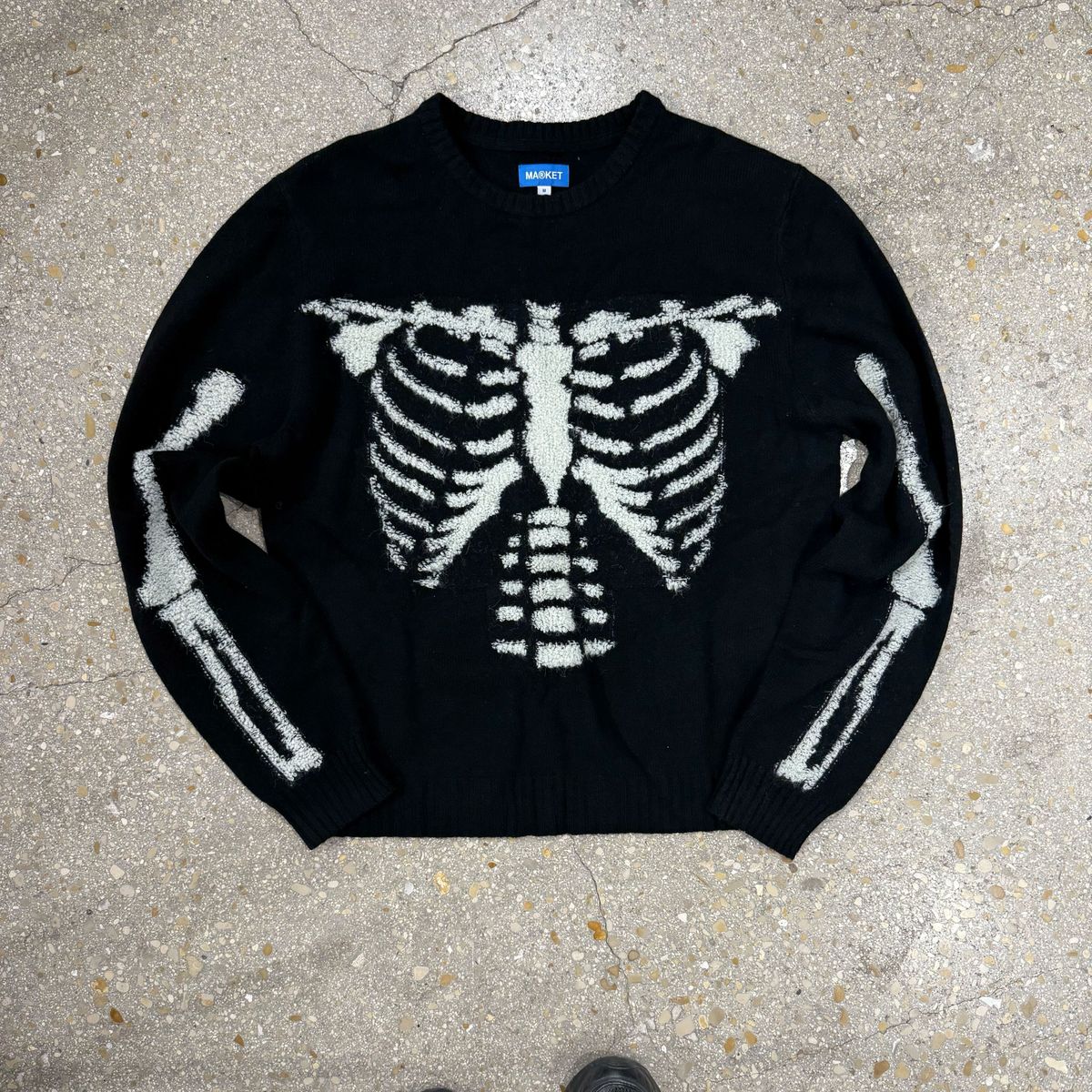 Market Sweater Black White - Image 2