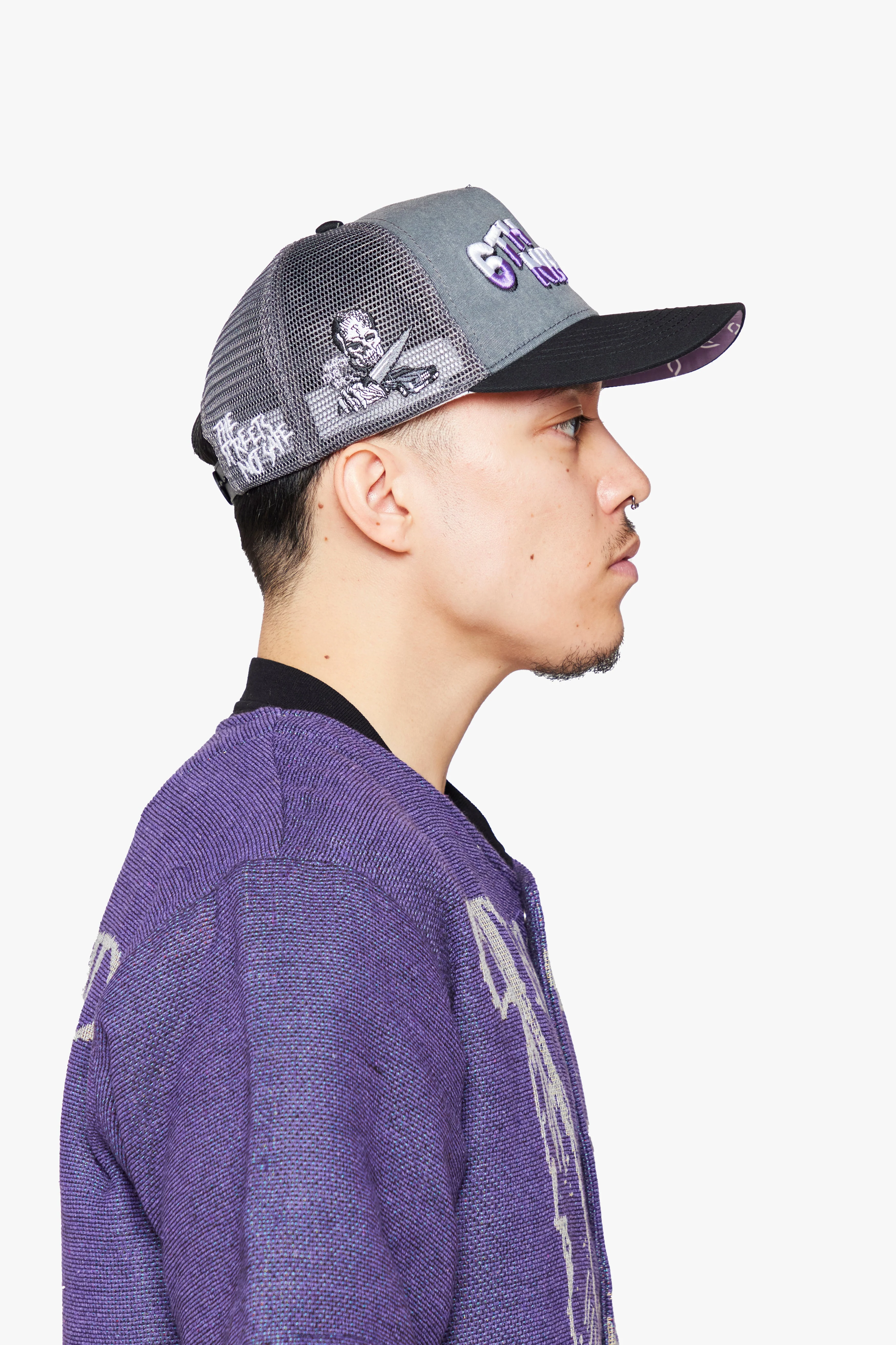 6Thneighborhood Skull Snapback Hat - Embroidered Grey - Image 6