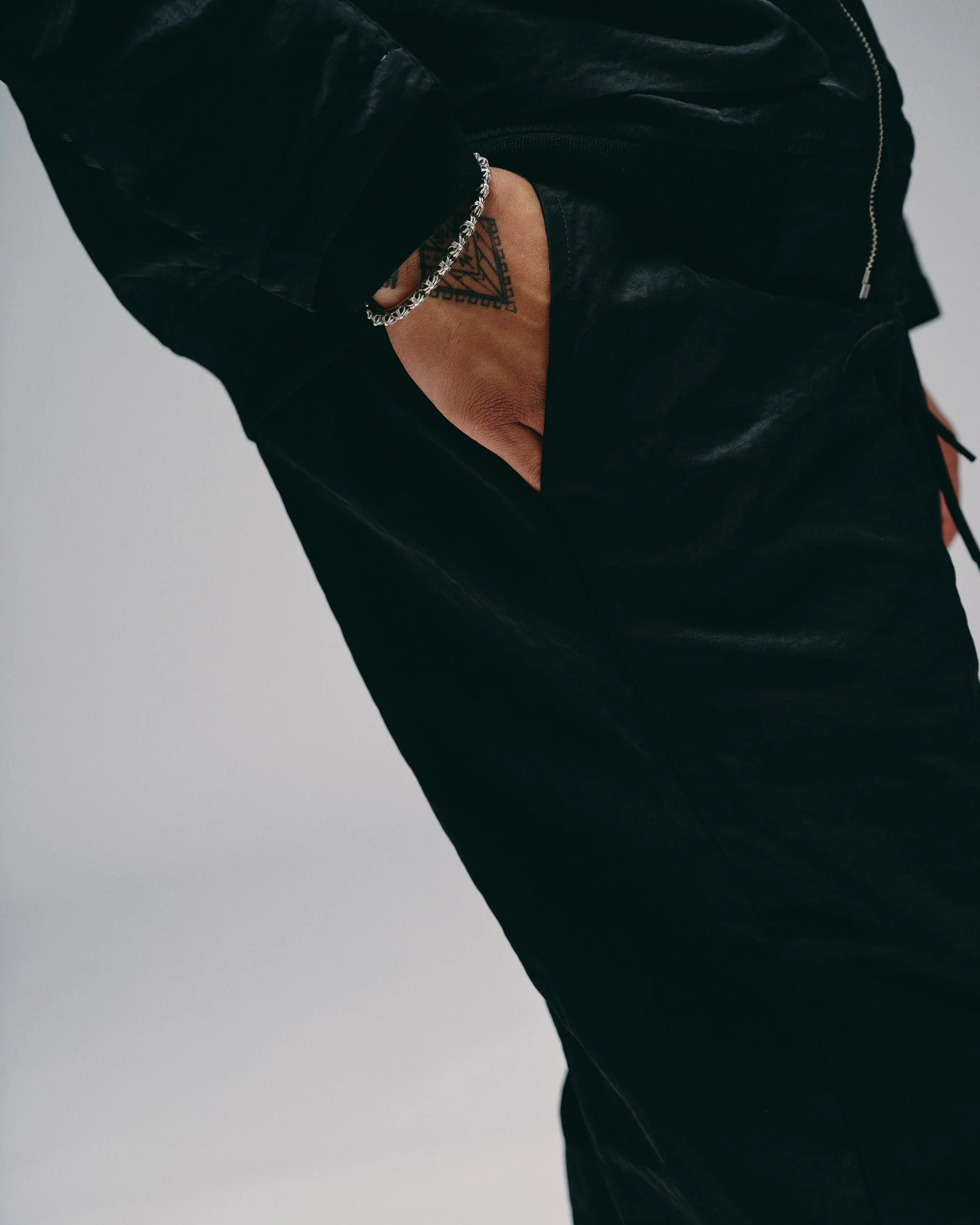 Silnt Chptrs Young Cargo Pants Black - Image 3